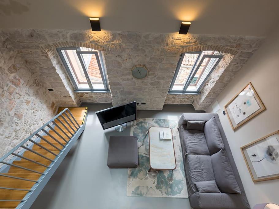 Loft De24 By Irundo Apartment Ровин Екстериор снимка